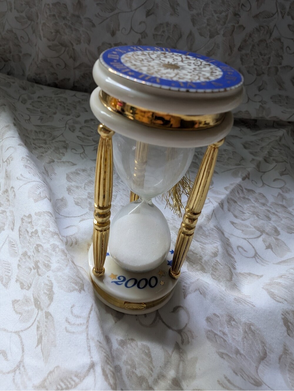 Lenox Handcrafted 2000 Commemorative Hourglass Ornament